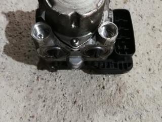 блок ABS Toyota Avensis Verso 1 поколение [рестайлинг] 2007, 2.0 л., бензин, АКПП, белый, минивэн, правый руль