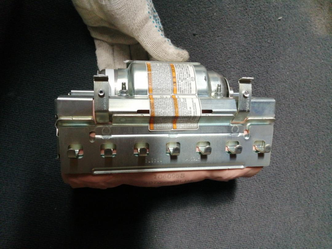 подушка безопасности пассажира Mazda CX-7 1 поколение 2007, 2.3 л., бензин, АКПП, внедорожник 5 дв., правый руль - фото №1