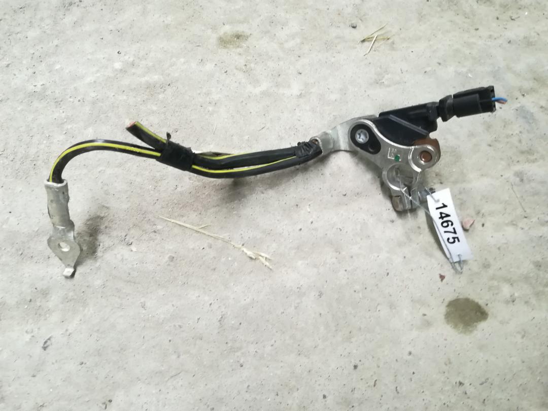 минусовой провод аккумулятора Mitsubishi Outlander 3 поколение 2013, 2.0 л., 4J11, бензин, АКПП, серый, внедорожник 5 дв., передний привод, правый руль - фото №1