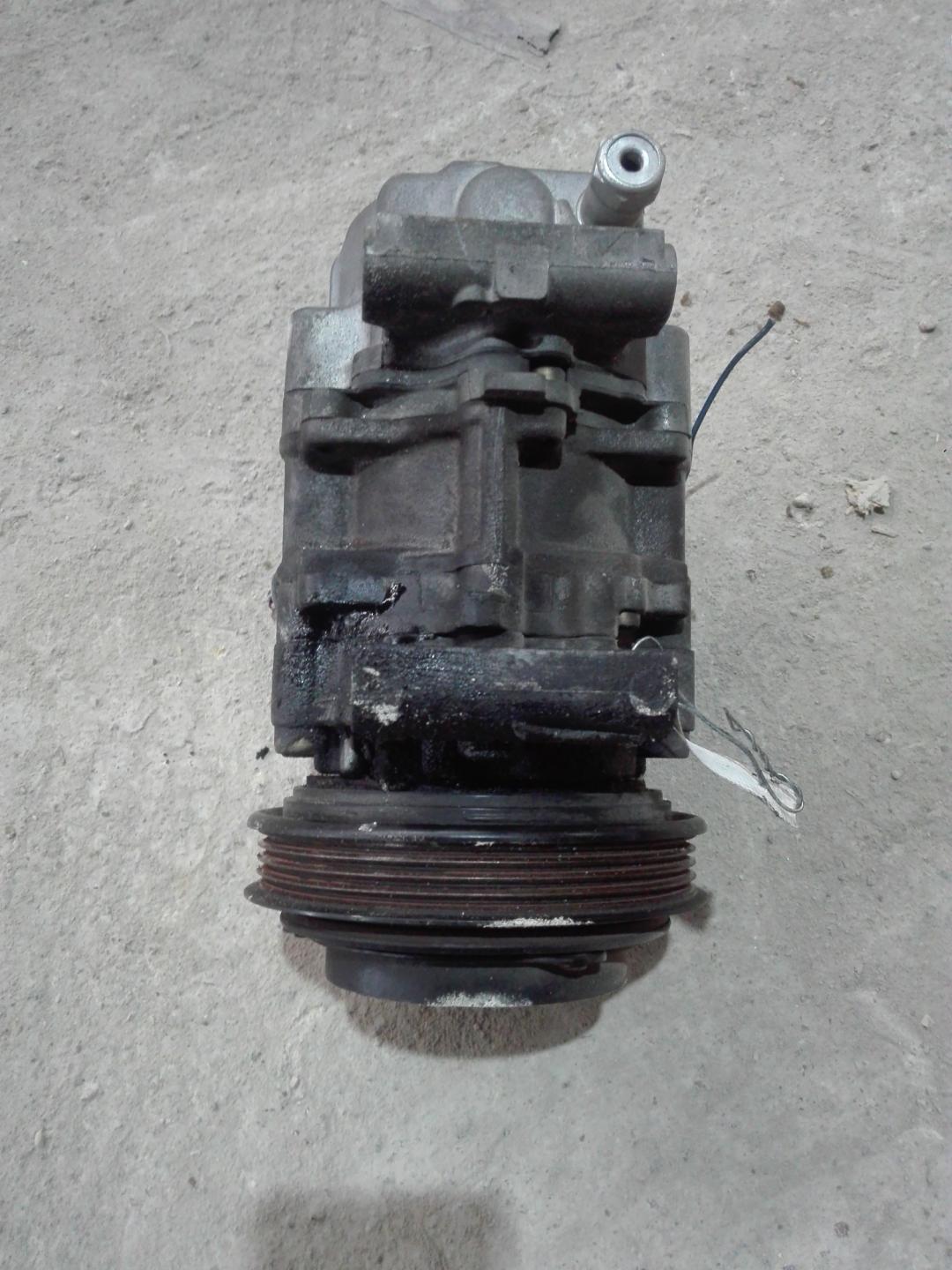 компрессор кондиционера Subaru Legacy 2 поколение 1997, 2.0 л., бензин, АКПП, белый, универсал, правый руль, 442500-4512, 5S02136, HFC134A - фото №1