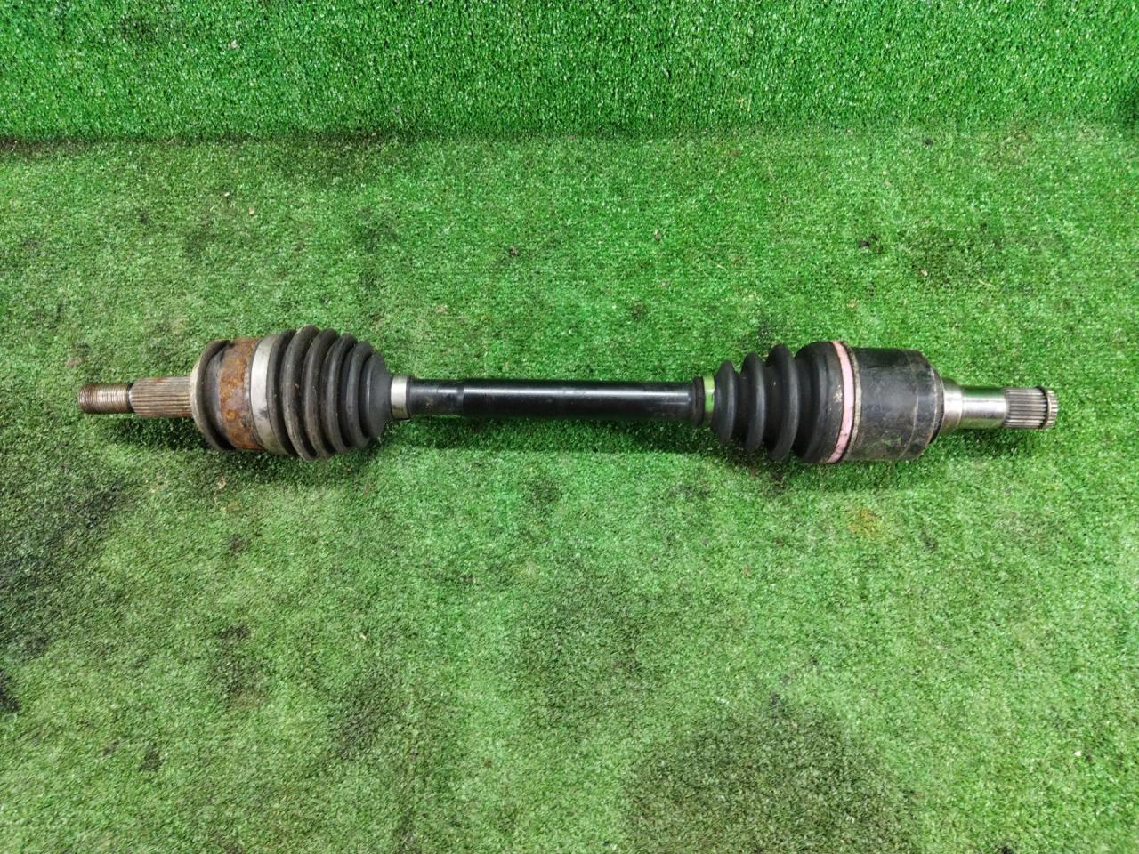 полуось передняя левая (приводной вал, ШРУС) Mazda 3 3 поколение 2014, МКПП - фото №1