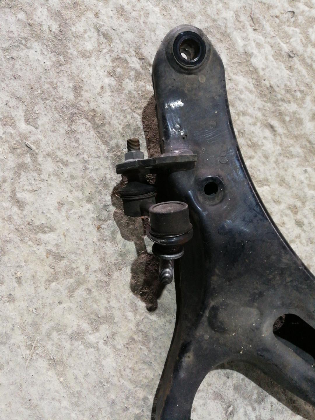 рычаг передний правый Subaru Legacy 5 поколение 2013, 2.0 л., FA20, бензин, АКПП, красный, универсал, правый руль - фото №1