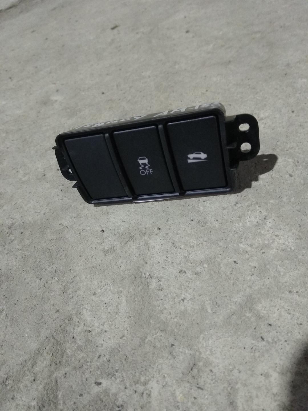 Кнопка антипробуксовочной системы (ABS/ESP) Subaru Legacy 5 поколение 2013, 2.0 л., FA20, бензин, АКПП, красный, универсал, правый руль - фото №1