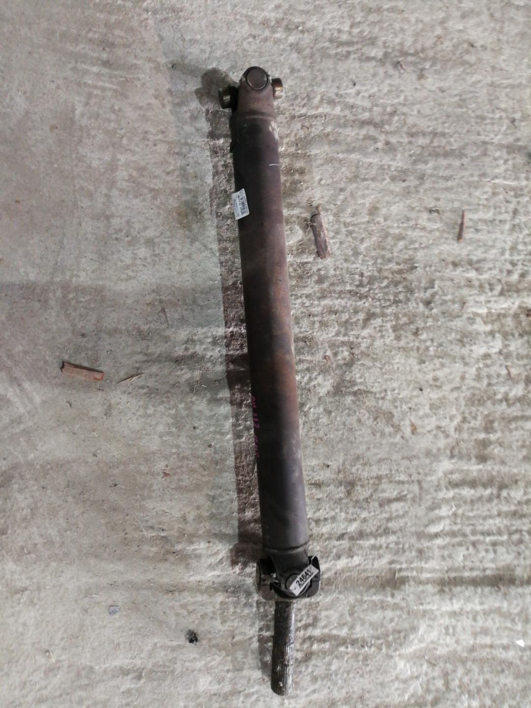 карданный вал GMC Yukon 2 поколение 2003, 6.0 л., бензин, АКПП, белый, внедорожник 5 дв. - фото №1