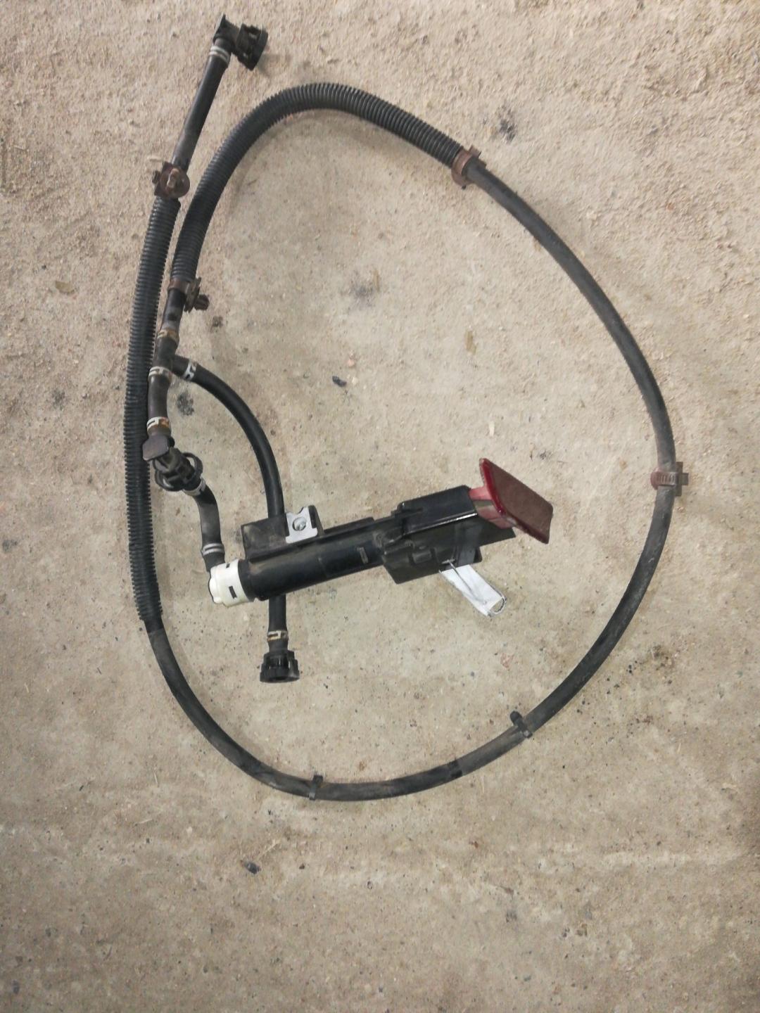 форсунка омывателя фары левая Subaru Legacy 5 поколение 2013, 2.0 л., FB20, бензин, универсал - фото №1