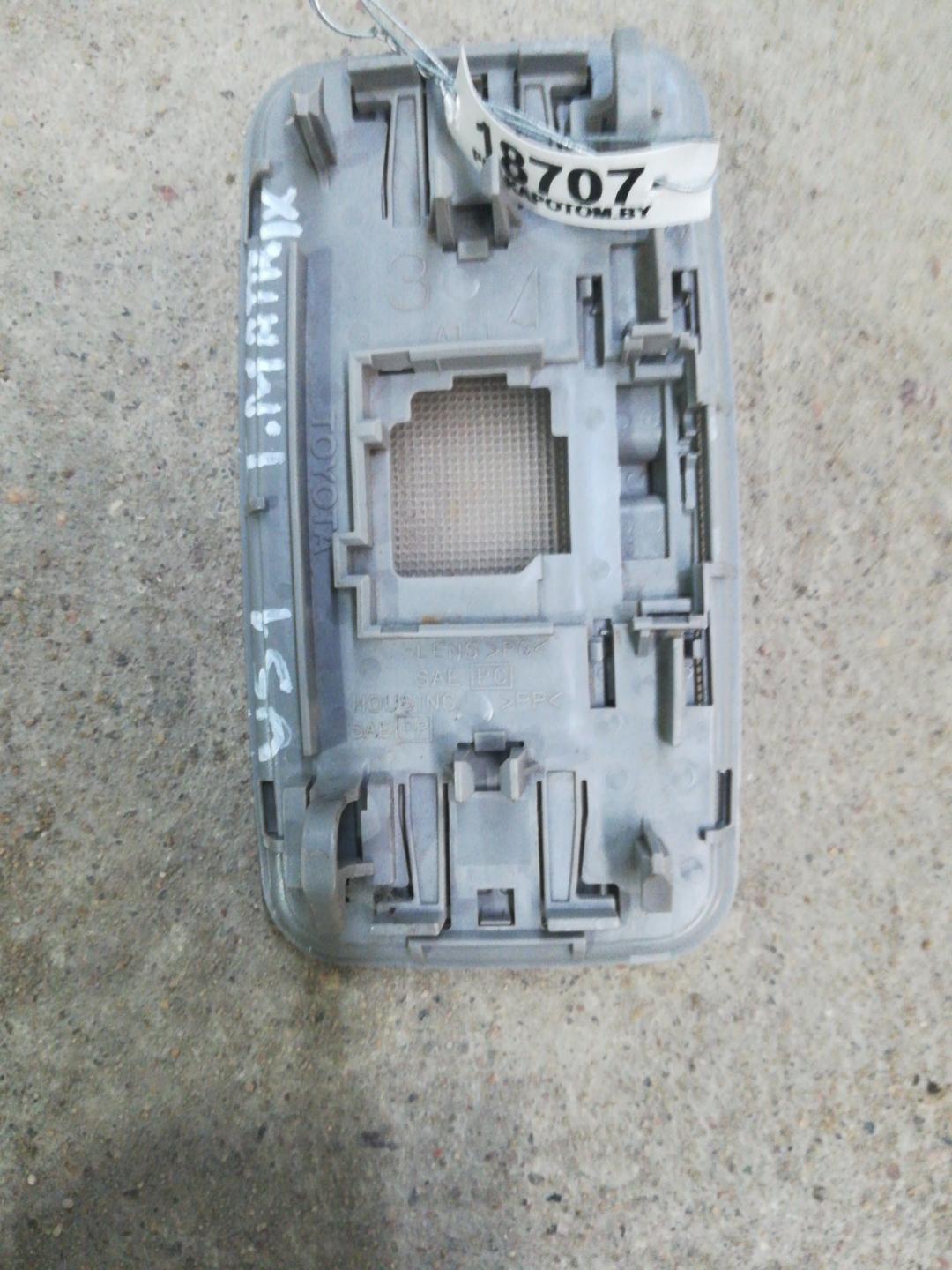 фонарь салона (плафон) Toyota Matrix 1 поколение (E130) 2005, 1.8 л., бензин, АКПП, темно-серый, минивэн - фото №1