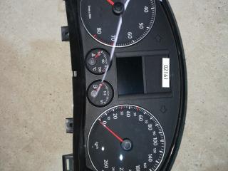 щиток приборов (приборная панель) Volkswagen Golf 5 поколение 2008, 1.4 л., BLG, бензин, АКПП, красный, универсал, правый руль