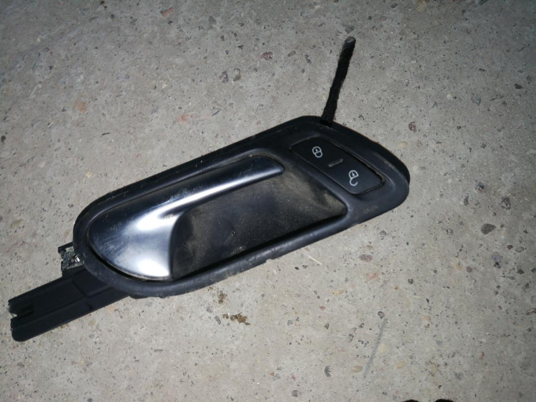 ручка внутренняя передняя правая Volkswagen Jetta 5 поколение 2007, 2.0 л., BMM, дизель, седан - фото №1