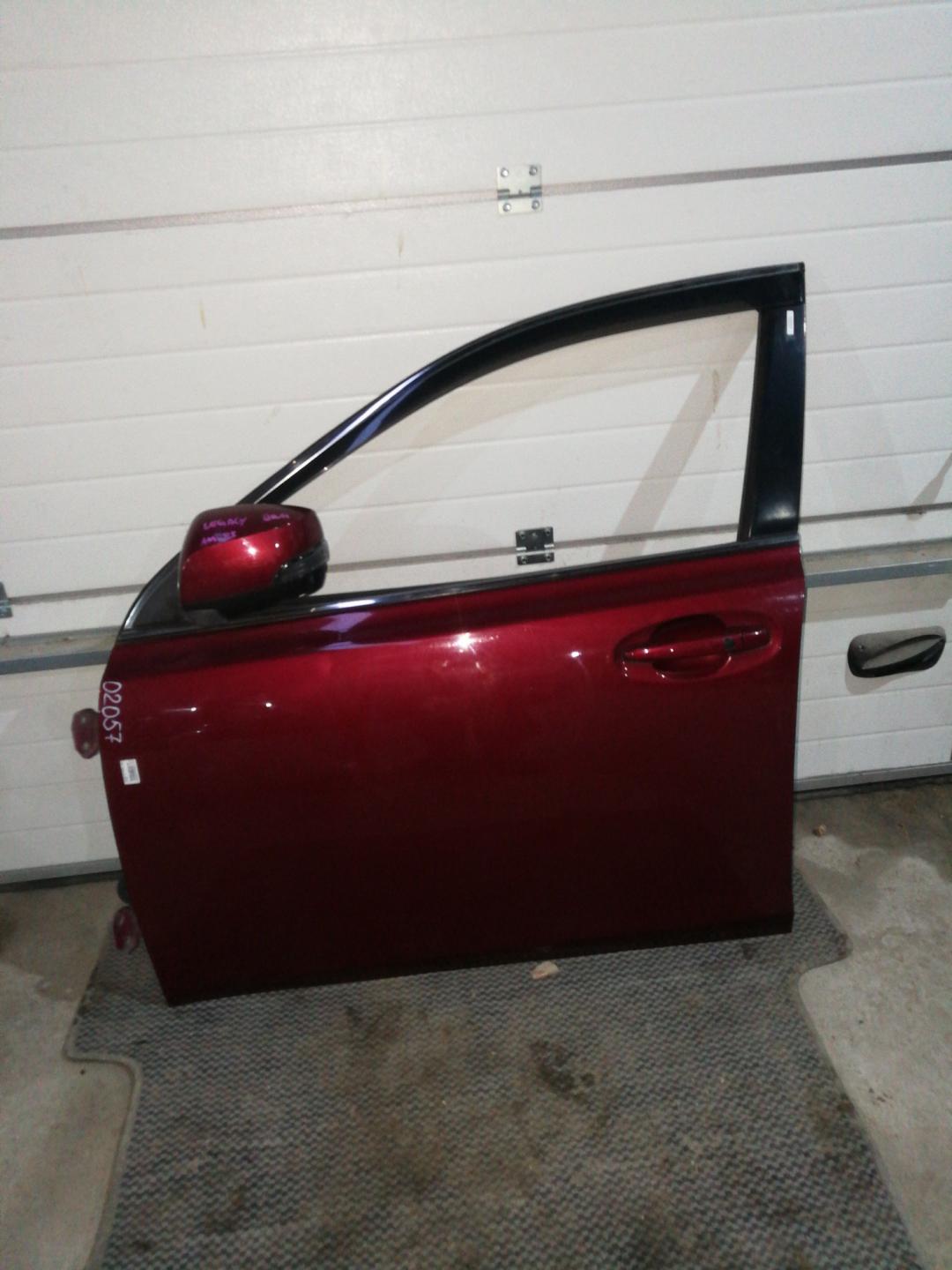 дверь передняя левая Subaru Legacy 5 поколение 2013, 2.0 л., FA20, бензин, АКПП, красный, универсал, правый руль - фото №1