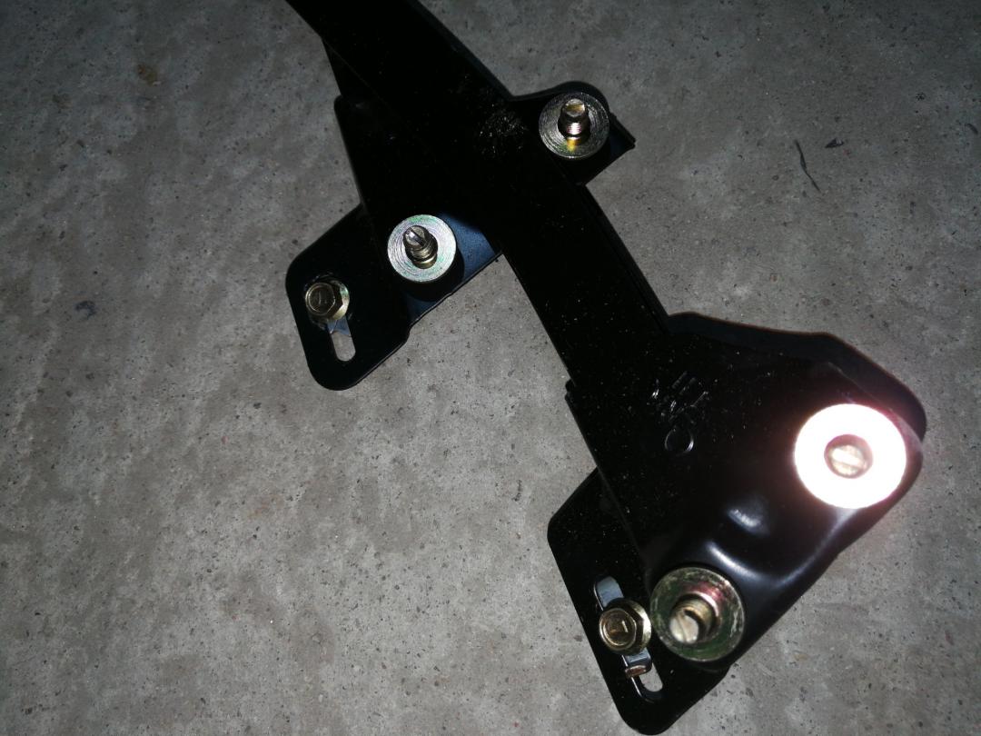 направляющая стекла Subaru Legacy 2 поколение 1997, 2.0 л., EJ201, бензин, универсал - фото №1