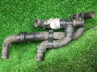 фланец (тройник) системы охлаждения Volkswagen Jetta 5 поколение 2006, 2.0 л., BWA, бензин, АКПП, серый, седан, правый руль