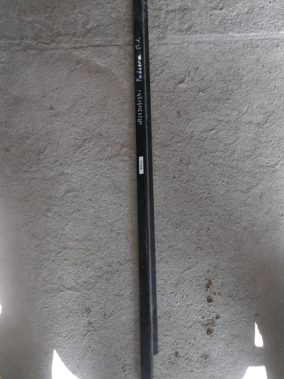 Молдинг стекла двери наружный Mitsubishi Pajero 2 поколение 1996, 2.5 л., 4D56 TD, дизель, внедорожник 5 дв. - фото №1