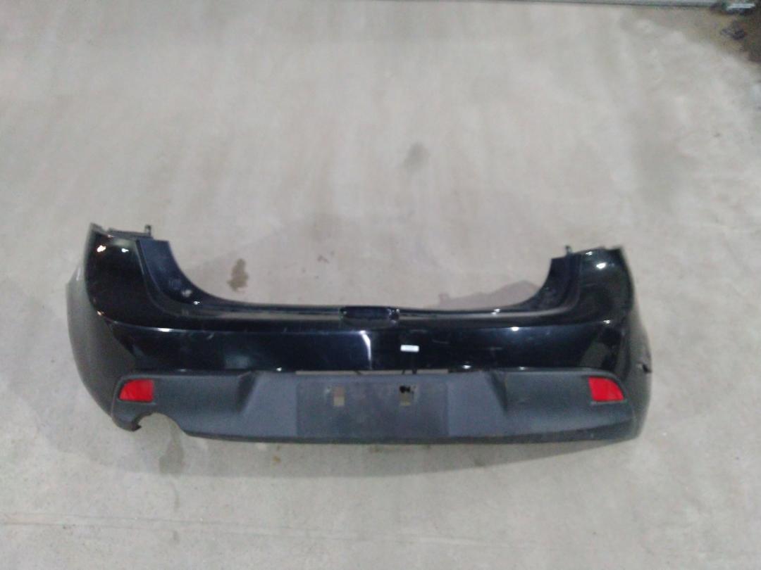 бампер задний Mazda 3 BL 2009, 2.0 л., LF17, бензин, АКПП, черный, хетчбэк 5 дв., правый руль - фото №1