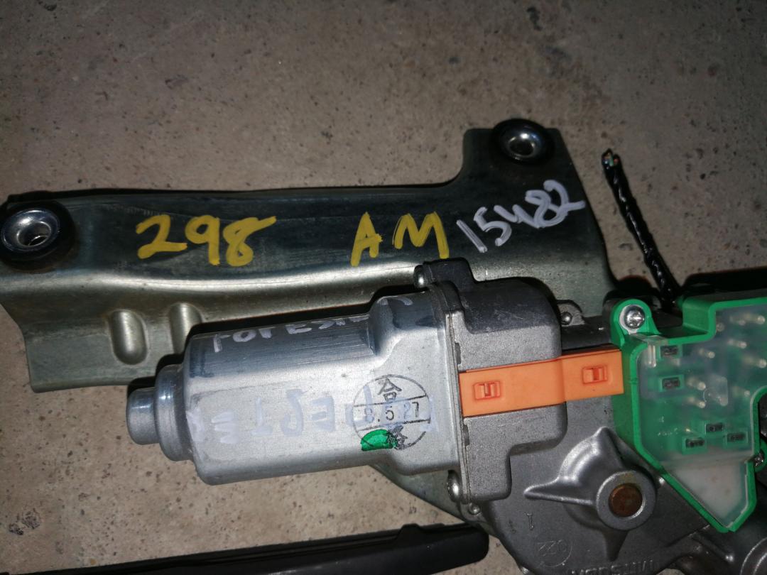 моторчик заднего стеклоочистителя (дворника) Subaru Forester 3 поколение (SH) 2009, 2.5 л., EJ253, бензин, АКПП, синий, внедорожник 5 дв., правый руль - фото №1