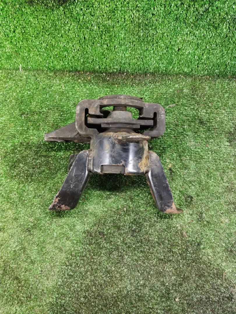 подушка крепления двигателя Mazda 323 5 поколение 1997 - фото №1