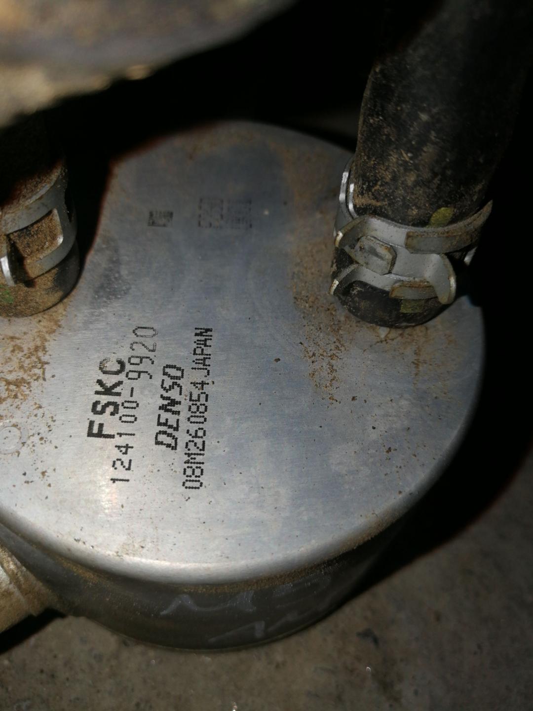 теплообменник масляного фильтра Mazda 5 CW 2011, 2.0 л., бензин, АКПП, серебристый, минивэн, правый руль, 1241009920 - фото №1