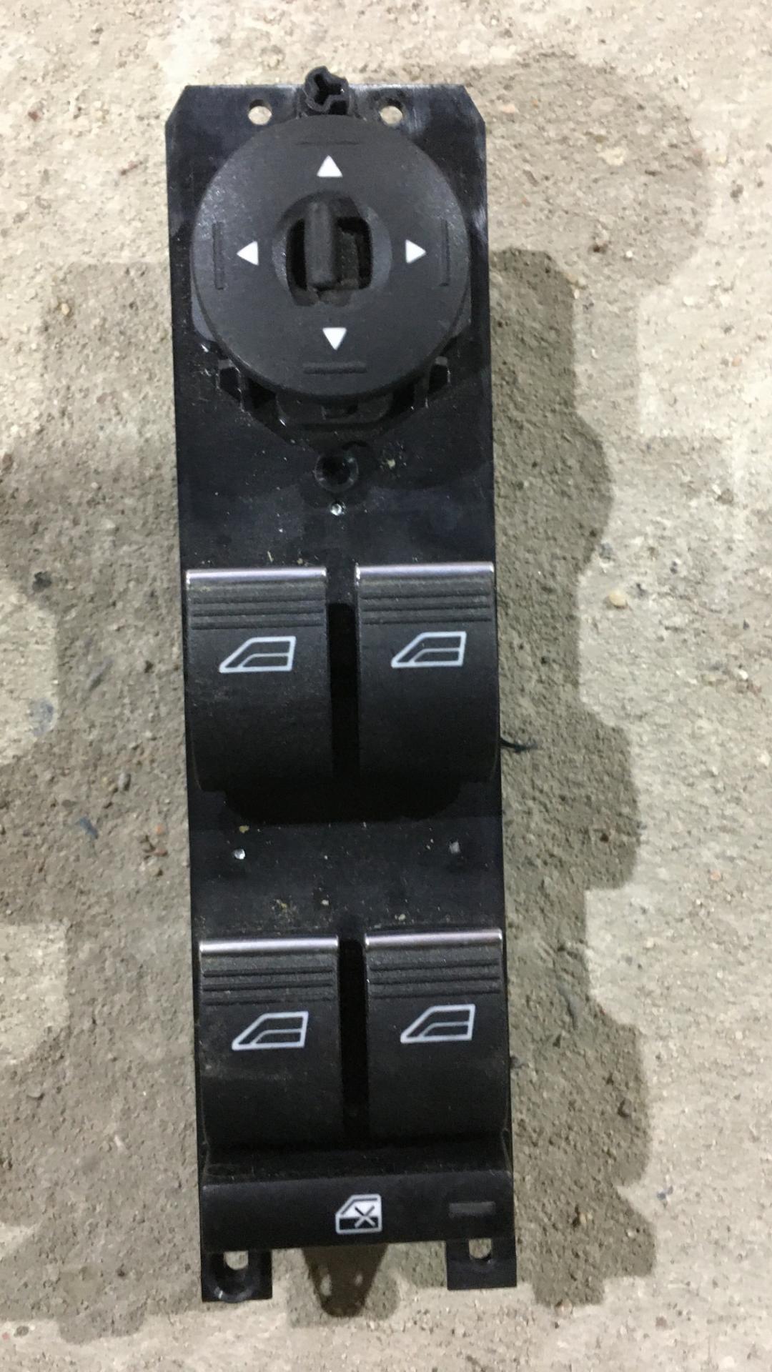 блок управления стеклоподъемниками Ford Kuga 2 поколение 2015, 2.0 л., T8MB, дизель, АКПП, черный, внедорожник 5 дв., правый руль - фото №1