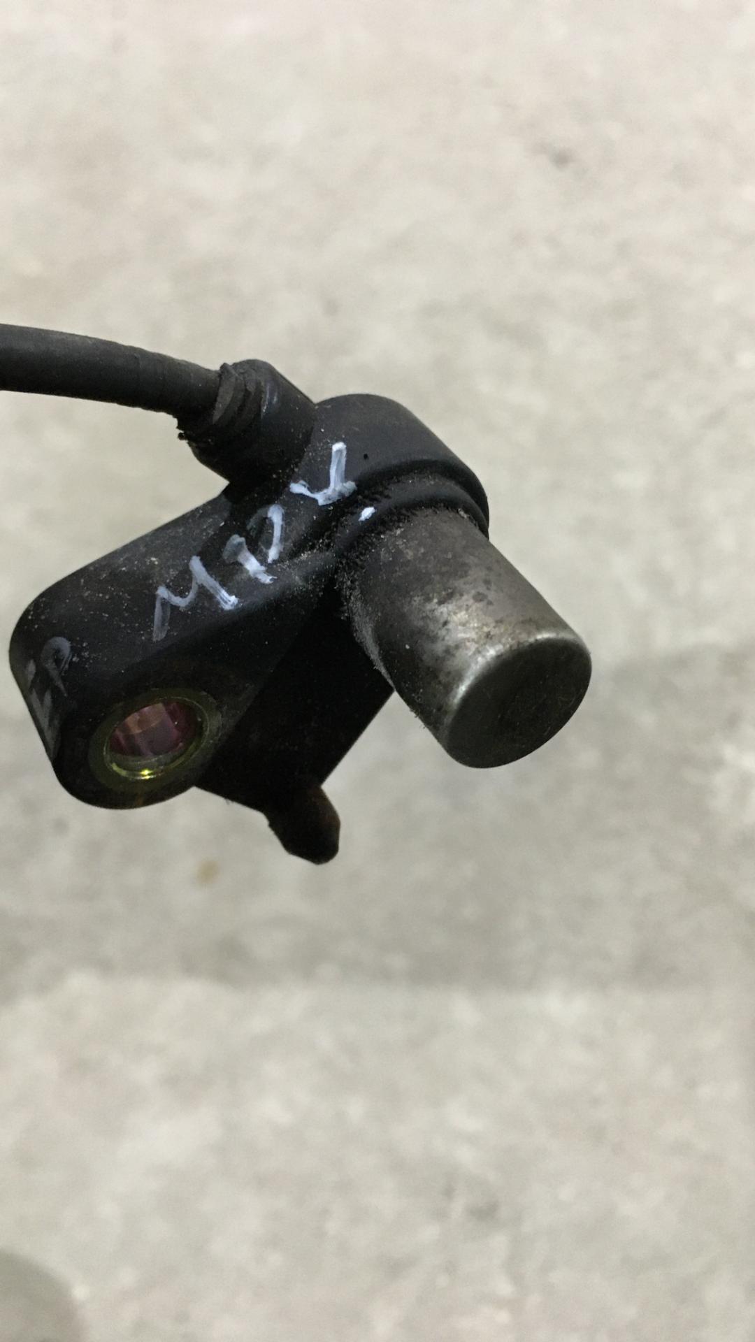 датчик ABS Mazda MPV LW 2001, 2.0 л., бензин, АКПП, черный, минивэн, правый руль - фото №1