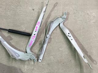 петля капота Volvo V70 2 поколение [рестайлинг] 2007, 2.4 л., бензин, АКПП, белый, универсал, правый руль