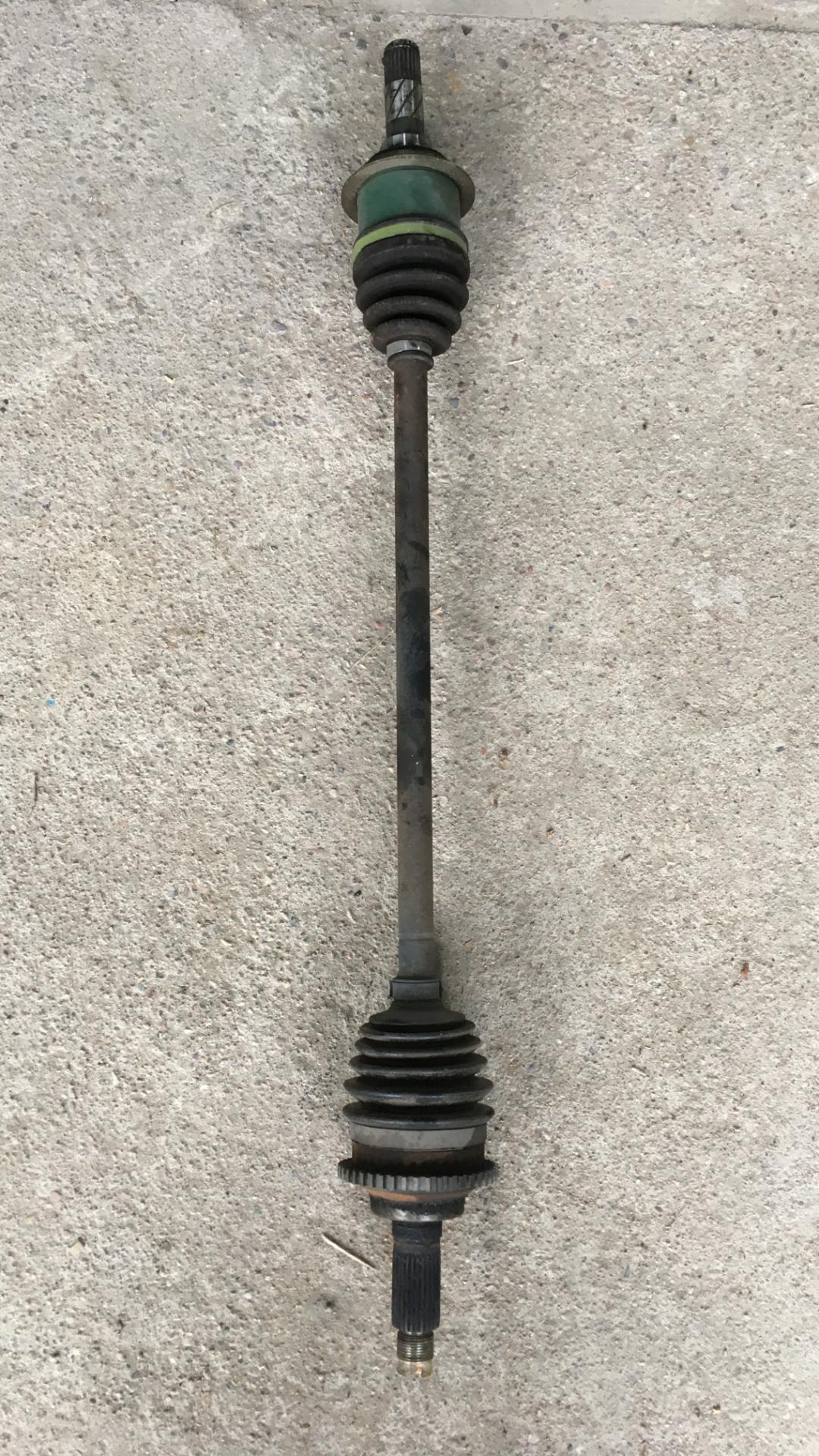 полуось задняя (приводной вал, ШРУС) Mazda 6 GG 2004, 2.3 л., бензин, АКПП, серый, универсал, полный привод, правый руль - фото №1