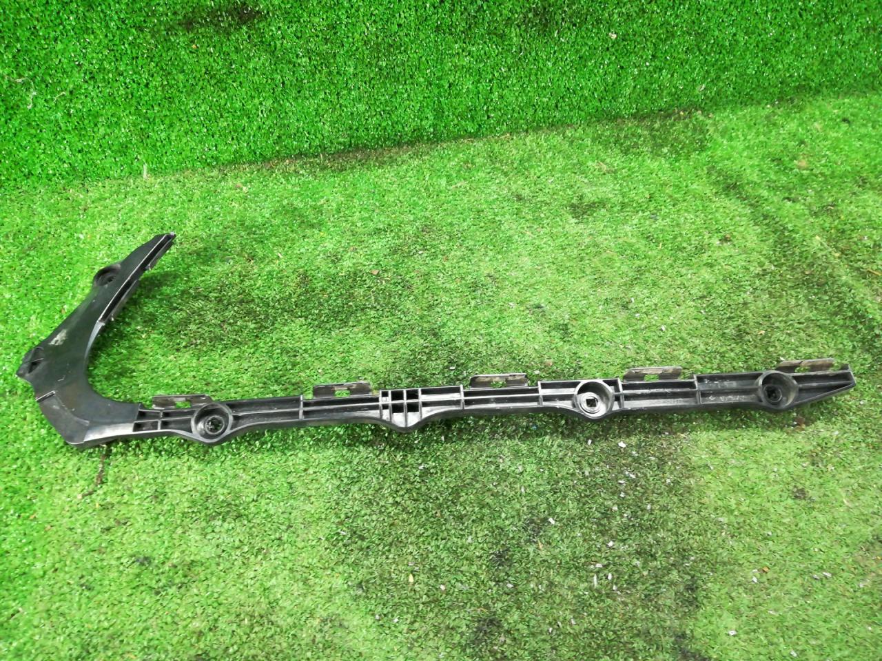 Крепление бампера переднего Lexus GS 3 поколение 2006, 3.5 л., 2GR-FSE, бензин, АКПП, синий, седан, задний привод, правый руль, 5215730060 - фото №1