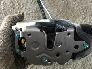 замок двери передней правой Chevrolet Cruze 1 поколение 2011, 1.4 л., бензин, МКПП, белый, седан, правый руль