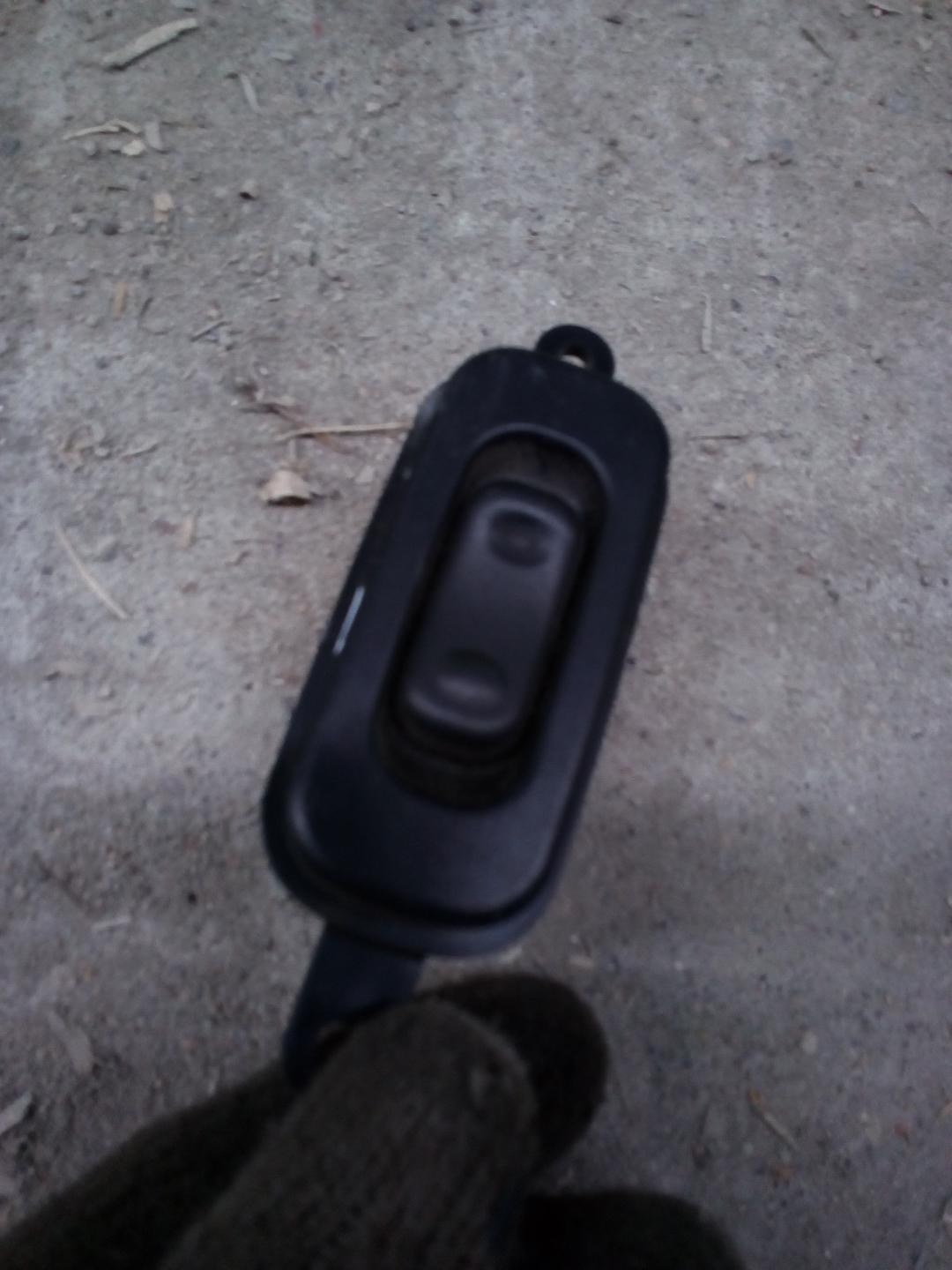 кнопка стеклоподъемника двери Mazda Millenia 1 поколение 2000, 2.5 л., бензин, седан - фото №1