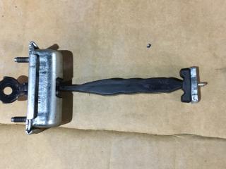 ограничитель открывания двери Ford Kuga 2 поколение 2015, 2.0 л., T8MB, дизель, АКПП, черный, внедорожник 5 дв., правый руль