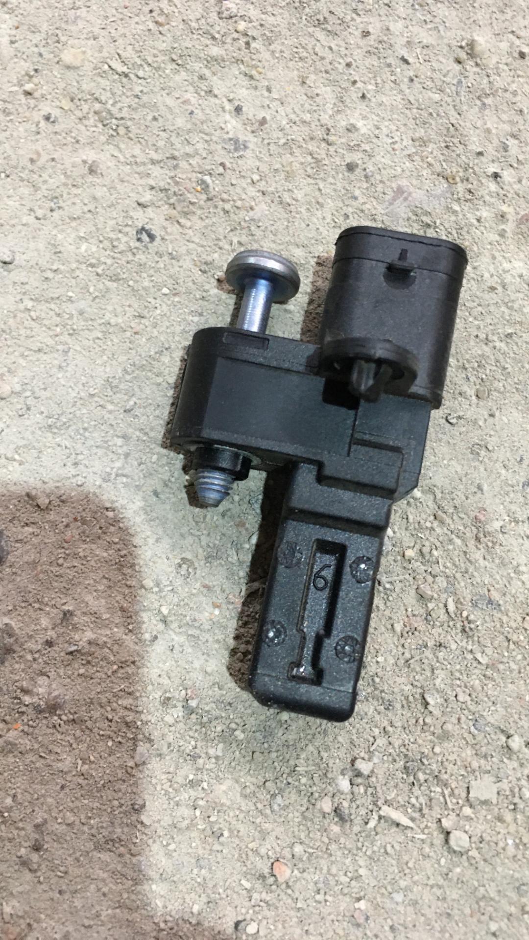 датчик коленвала Mini Clubman 1 поколение (R55) 2011, 1.6 л., бензин, АКПП, белый, универсал, правый руль - фото №1