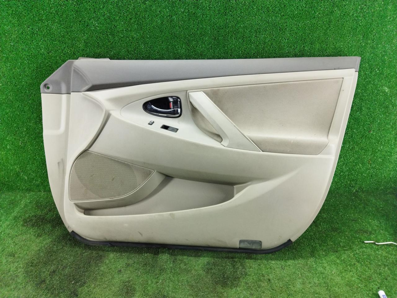 обшивка двери передняя правая Toyota Camry 7 поколение XV40 2009, 3.5 л., i, 2GR-FE, бензин, АКПП, седан, передний привод - фото №1