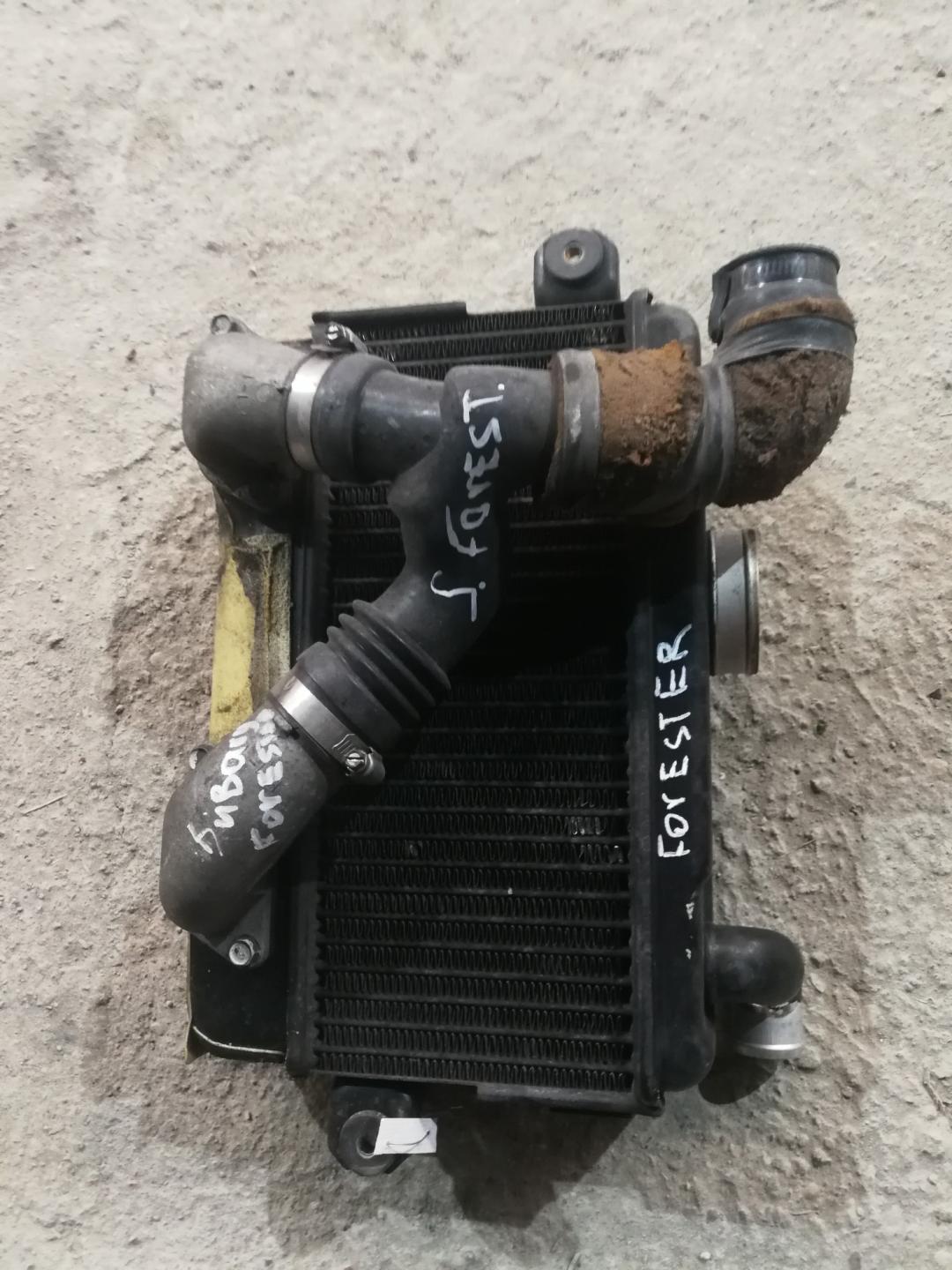 интеркулер Subaru Forester 1 поколение (SF) 1997, 2.0 л., EJ202, бензин, АКПП, внедорожник 5 дв. - фото №1