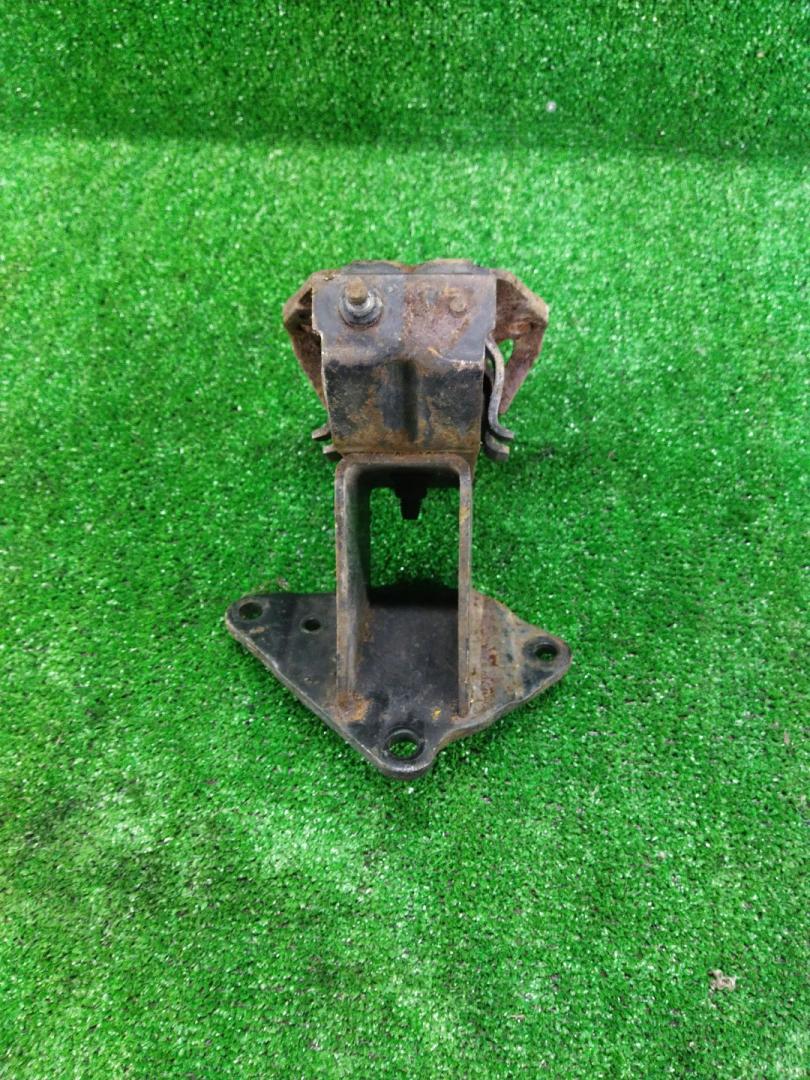 подушка крепления двигателя Mitsubishi Pajero 2 поколение 1997, бензин - фото №1