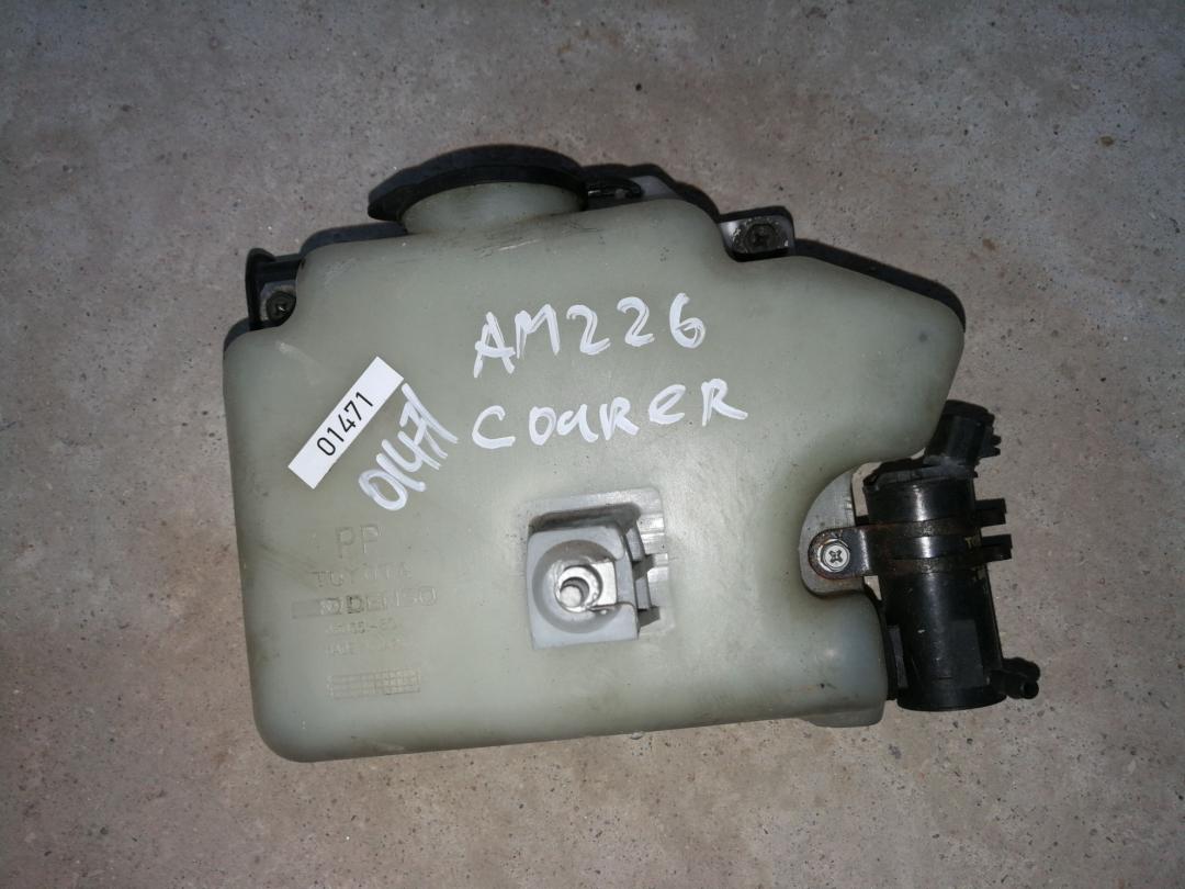 бачок омывателя Lexus SC 1 поколение 1991, 4.0 л., 1UZ-FE, бензин, купе - фото №1