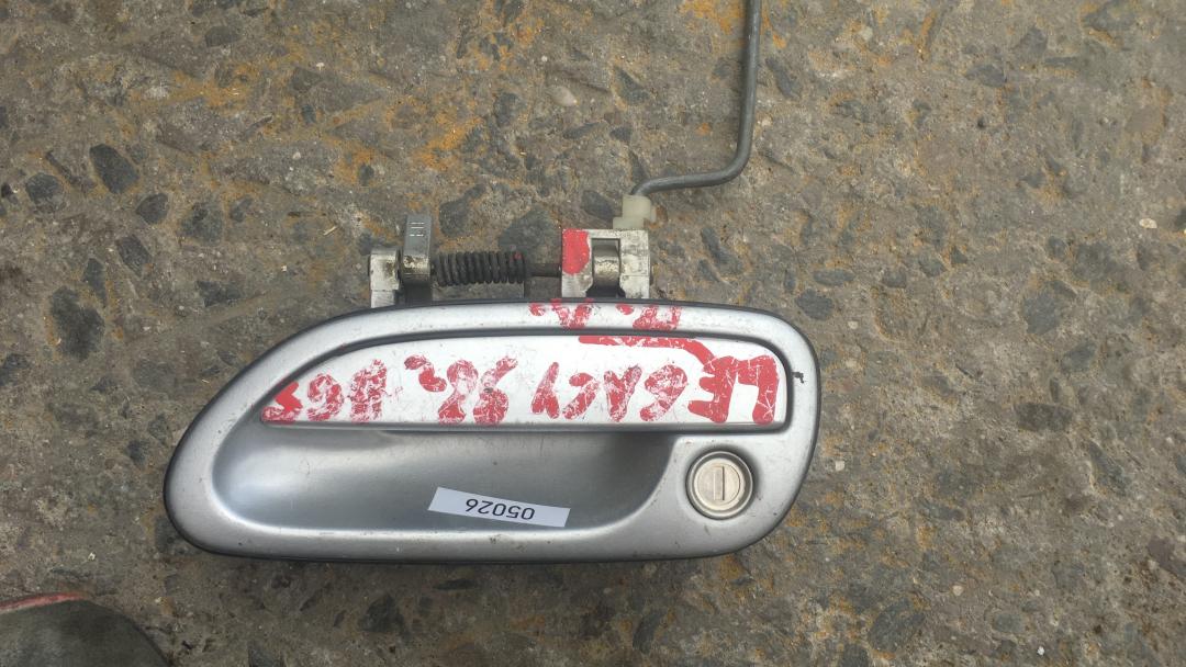 ручка наружная Subaru Legacy 2 поколение 1998, 2.0 л., бензин - фото №1