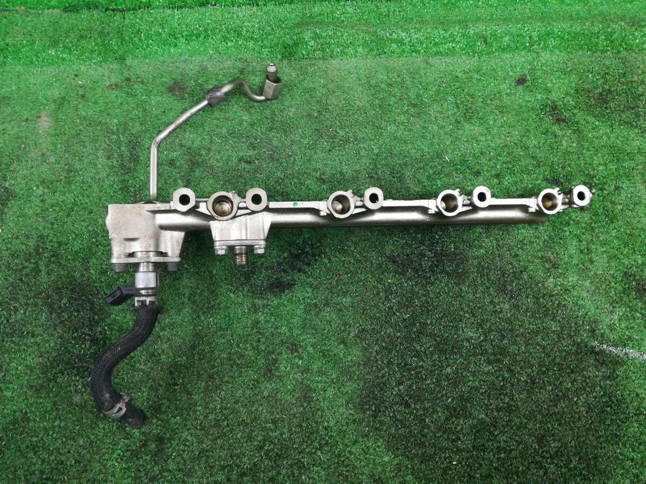 топливная рампа Lexus LS 4 поколение 2008, 4.6 л., гибрид, АКПП, полный привод - фото №1