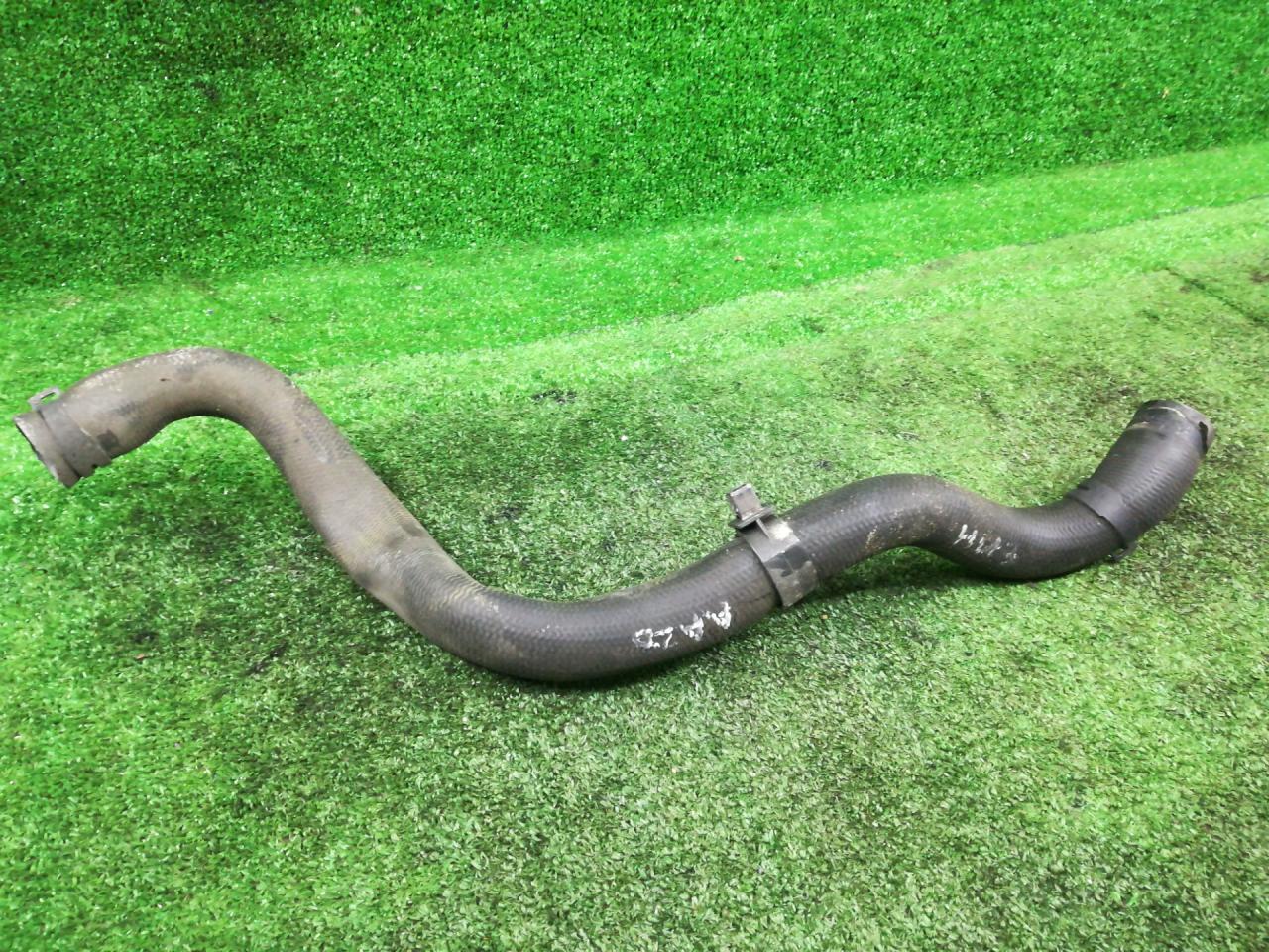 патрубок радиатора Mazda 3 3 поколение 2015, 2.5 л., PY-VPS, бензин, АКПП, серый, седан, передний привод, правый руль - фото №1