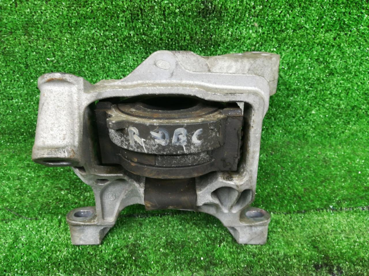 подушка крепления двигателя Mazda 3 3 поколение 2015, 2.5 л., PY-VPS, бензин, АКПП, серый, седан, передний привод, правый руль - фото №1