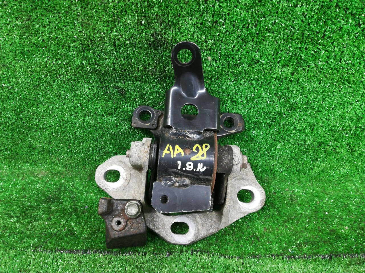 подушка крепления КПП Mazda 3 3 поколение 2015, 2.5 л., PY-VPS, бензин, АКПП, серый, седан, передний привод, правый руль - фото №1