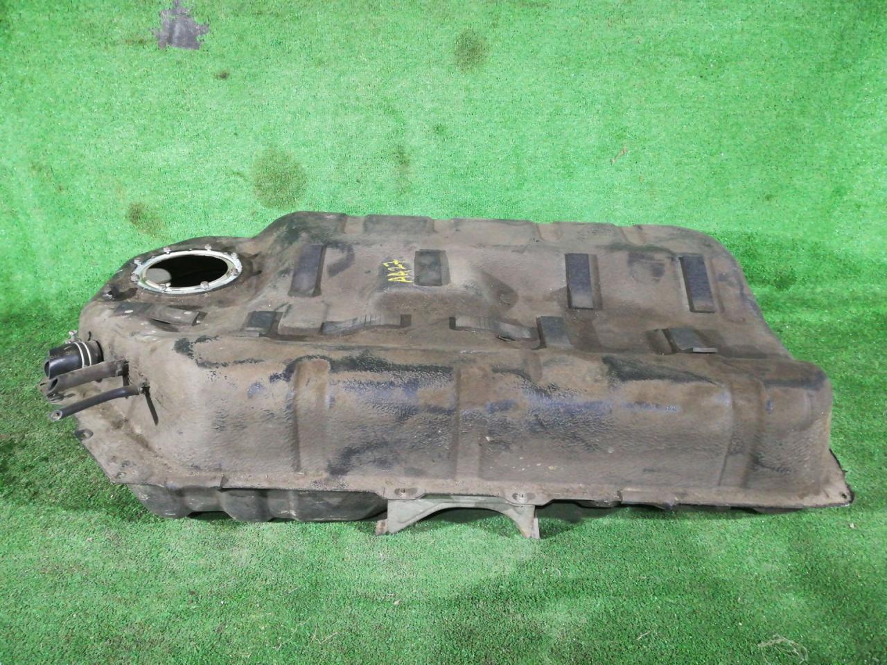 бак топливный Suzuki Kizashi 1 поколение RE91S 2012, 2.4 л., J24B, бензин, АКПП, rhfcysq, седан, передний привод, правый руль - фото №1