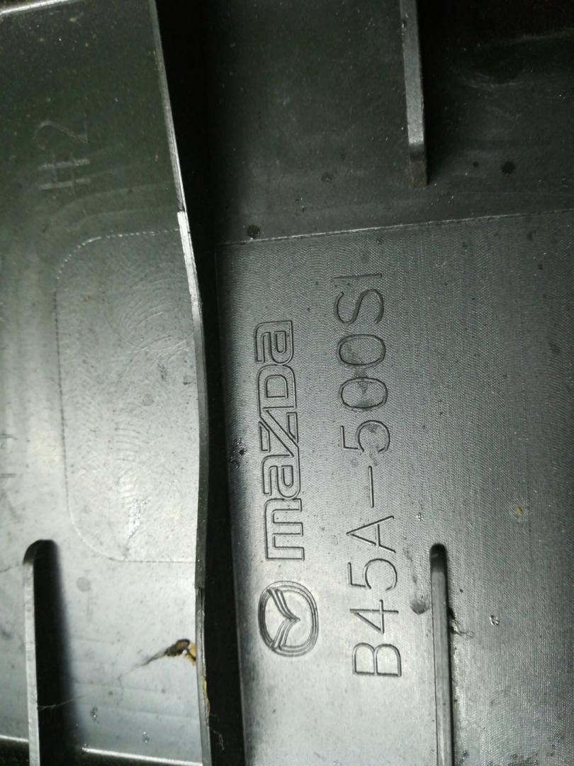 защита бампера (кенгурятник) Mazda 3 3 поколение 2015, 2.5 л., PY-VPS, бензин, АКПП, серый, седан, передний привод, правый руль, B45A500S1, B45A500SI - фото №1