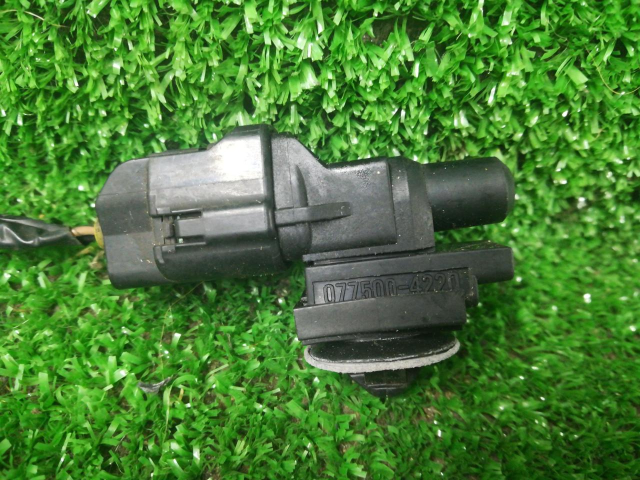 датчик температуры Mazda CX-9 1 поколение TB 2009, 3.7 л., CA, бензин, АКПП, белый, внедорожник 5 дв., полный привод, правый руль, 0775004220 - фото №1