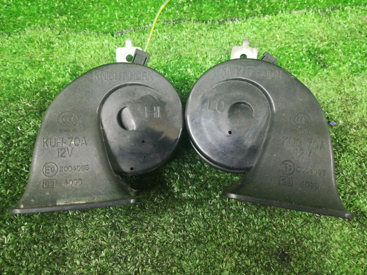 сигнал (клаксон) Mazda CX-9 1 поколение TB 2009, 3.7 л., CA, бензин, АКПП, белый, внедорожник 5 дв., полный привод, правый руль, E9004095 - фото №1