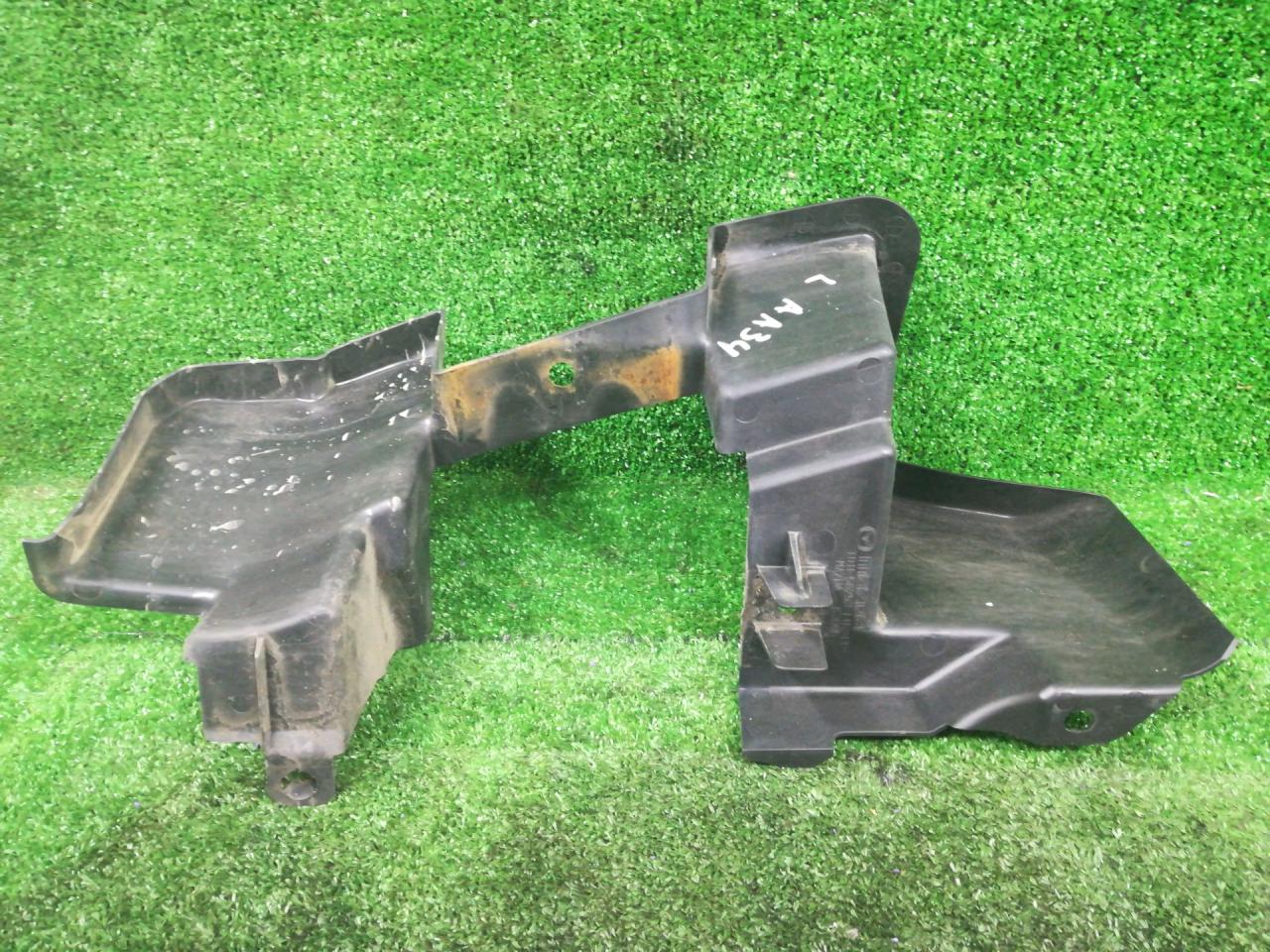 воздуховод (дефлектор) радиатора Mazda CX-9 1 поколение TB 2009, 3.7 л., CA, бензин, АКПП, белый, внедорожник 5 дв., полный привод, правый руль, TD1156253 - фото №1