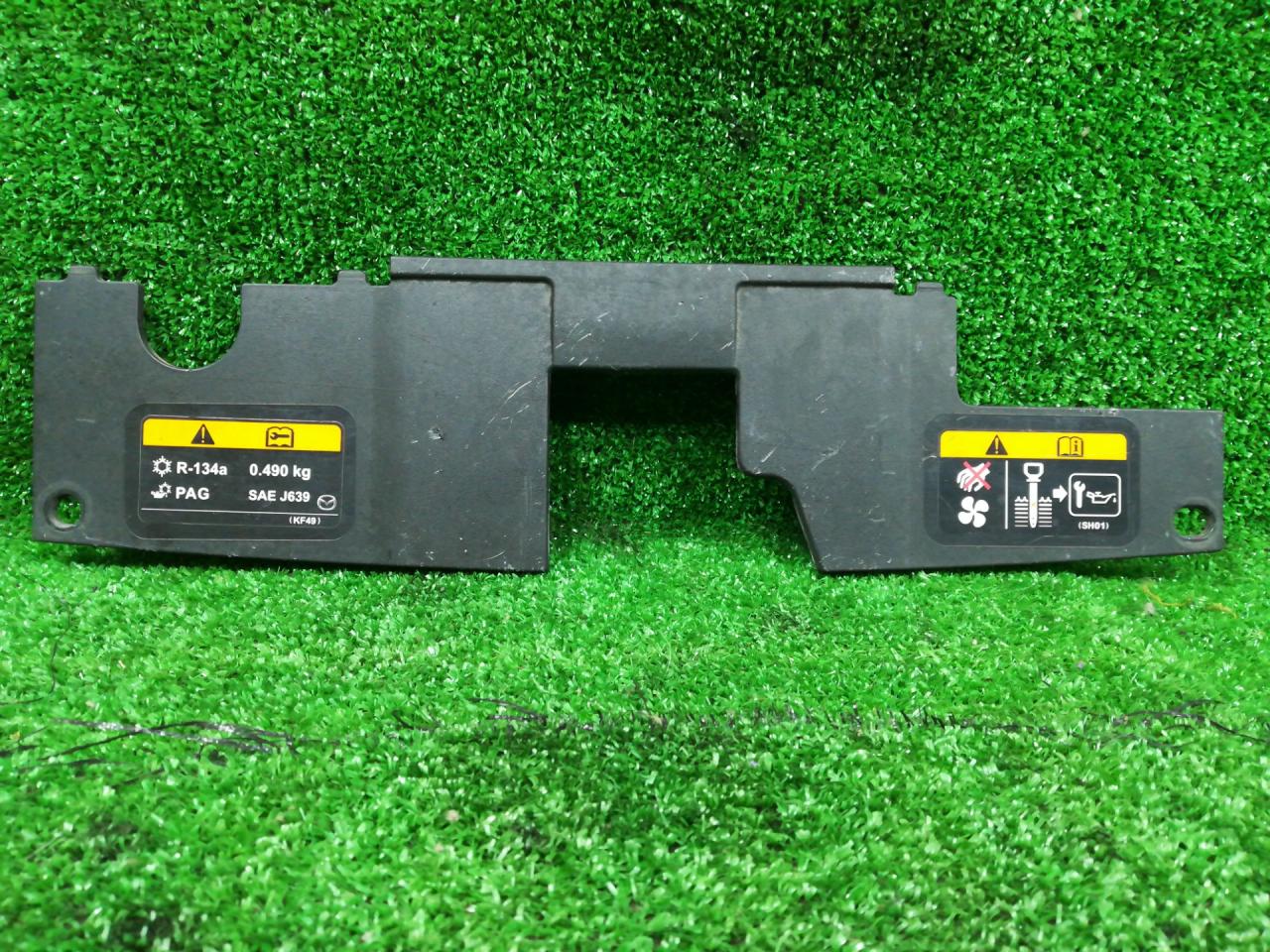 накладка декоративная Mazda 6 GJ 2013, 2.2 л., дизель, АКПП, серый, универсал, передний привод, правый руль, GHP9-501A1 - фото №1