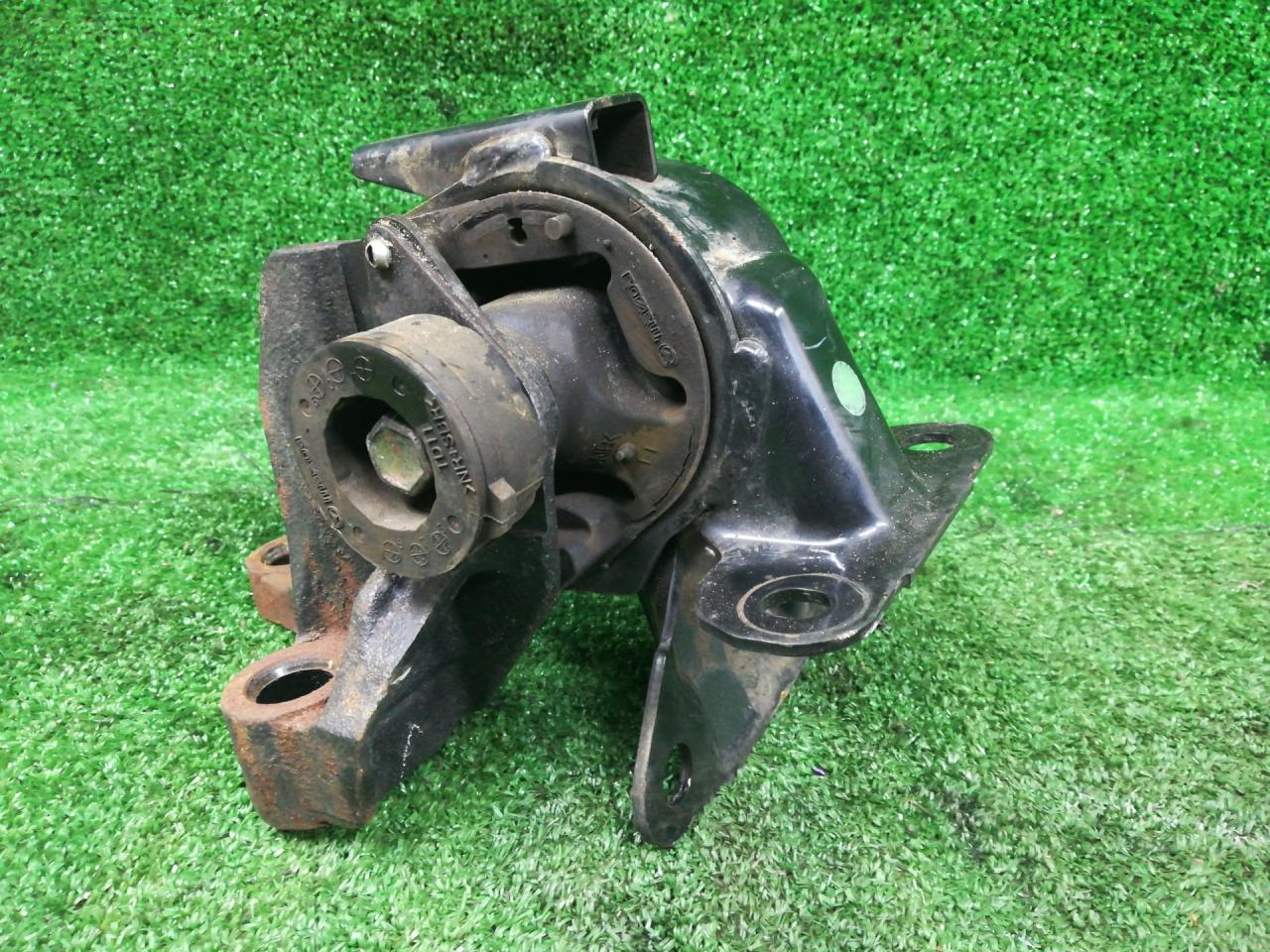 подушка крепления КПП Mazda CX-9 1 поколение TB 2009, 3.7 л., CA, бензин, АКПП, белый, внедорожник 5 дв., полный привод, правый руль - фото №1