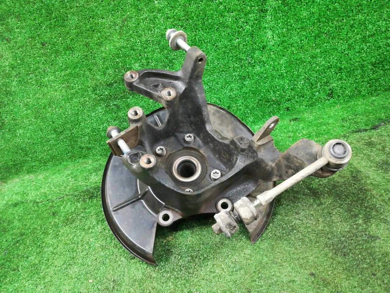 кулак задний левый Ford Kuga 1 поколение 2012, 2.5 л., HYDC, бензин, АКПП, внедорожник 5 дв., полный привод, правый руль - фото №1