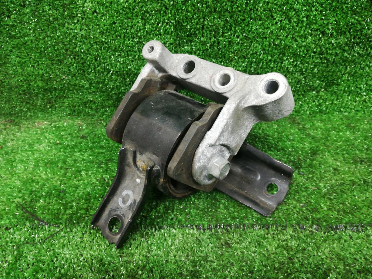 подушка крепления КПП Mitsubishi Lancer 10 поколение 2009, 2.0 л., бензин, АКПП - фото №1