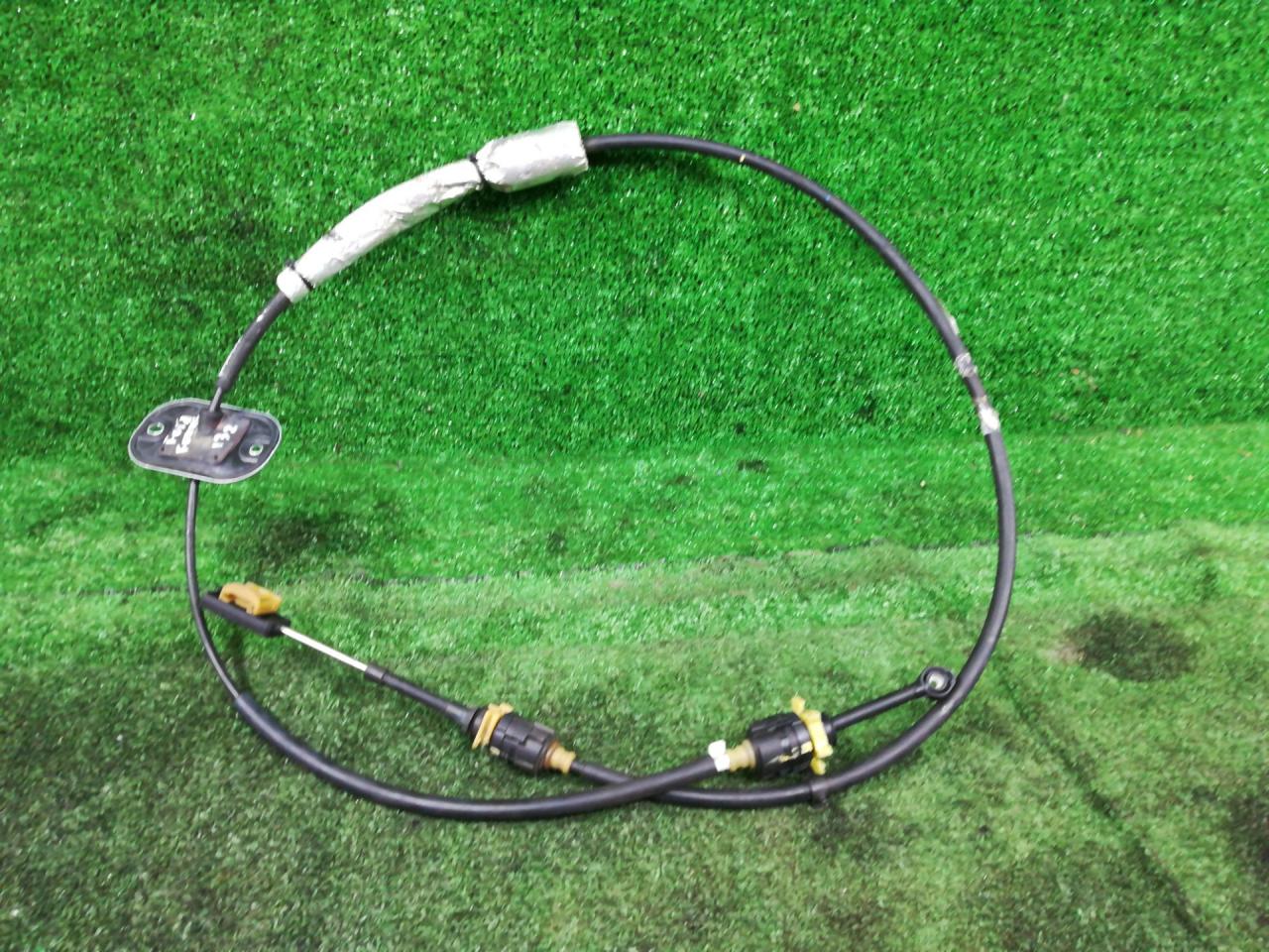 трос кулисы КПП Ford Focus 3 поколение 2013, BV6P7E395AD - фото №1