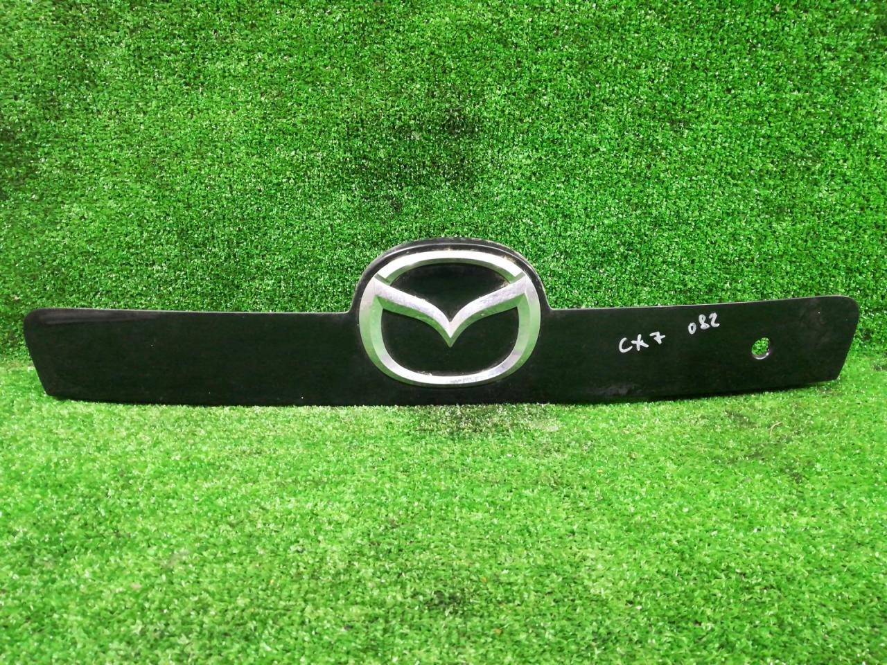 накладка подсветки номера Mazda CX-7 1 поколение 2008, EG2250811 - фото №1