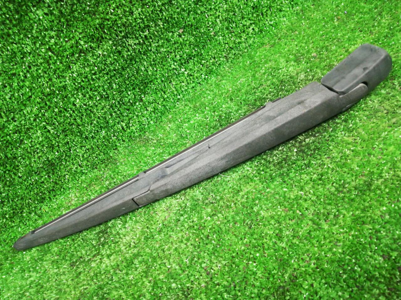 щеткодержатель задний Suzuki Grand Vitara 2 поколение 2007, 1.6 л., M16A, бензин, МКПП, синий, внедорожник 3 дв., полный привод, правый руль - фото №1